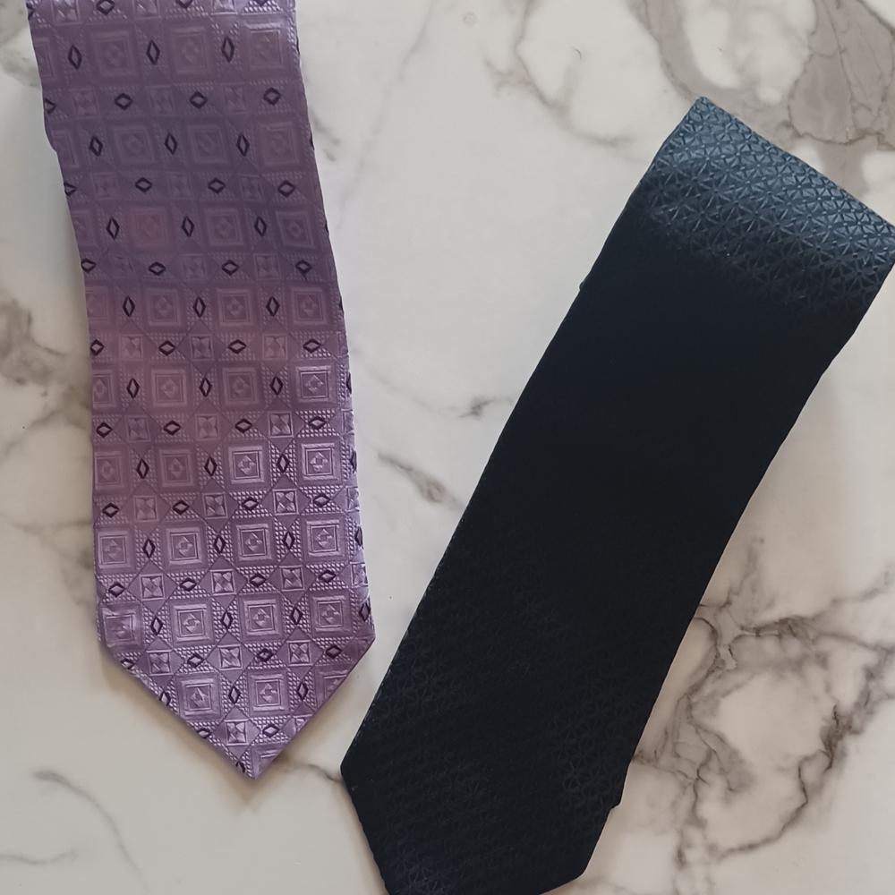 BRUNO PIATELLI(Italy) Ties-(Lot x2)1. Black 100% Silk2. Lavender 100% Silk
